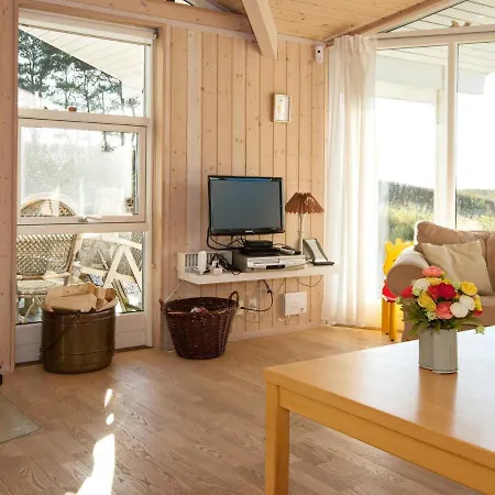 6 Person In Knebel Vakantiehuis Ørby