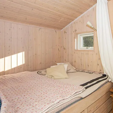 6 Person In Knebel * Ørby